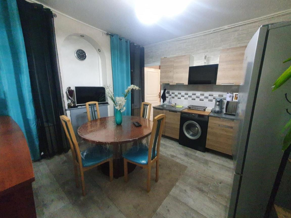 Bel Petit Appartement Charleville-Mezieres Exterior photo